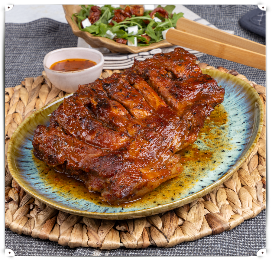 02 Entrecosto à Italiana com salada de rúcula, tomate seco e queijo feta grande