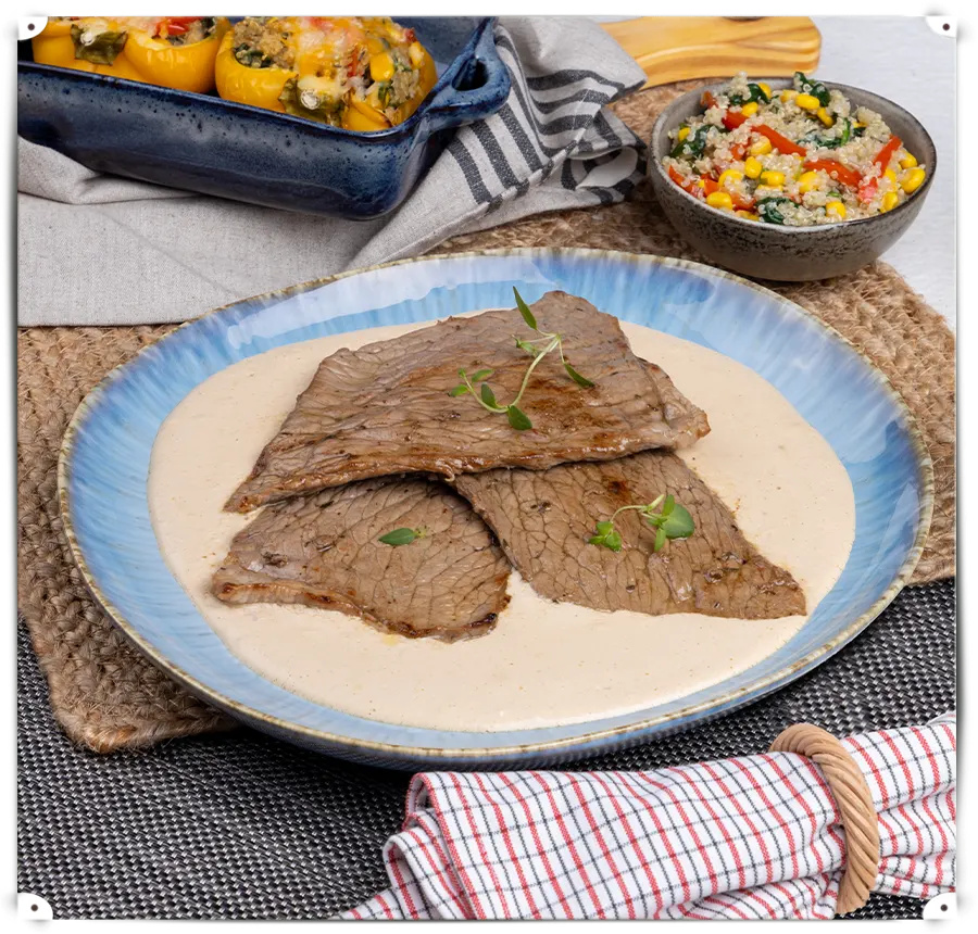 05 Escalopes com molho café com pimentos recheados de quinoa e legumes grande copy